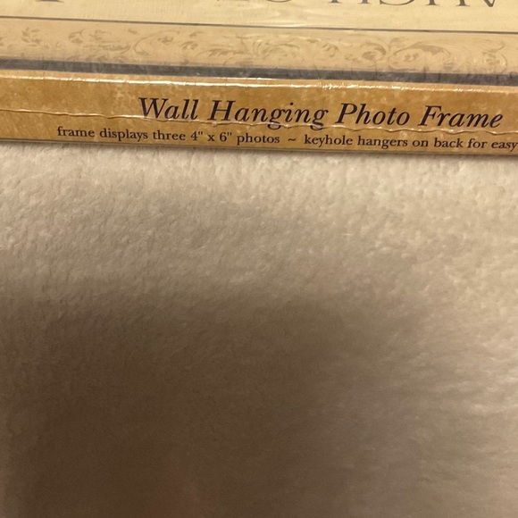 Elegant Black and Gold Photo Frame - Picture 6 of 8